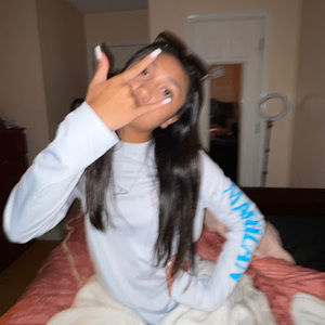 Meet your Posher, Alivia